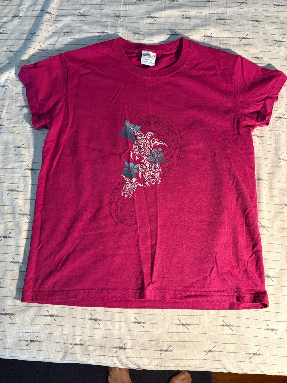 Crazy Shirts Hawaii - Fuchsia Tee